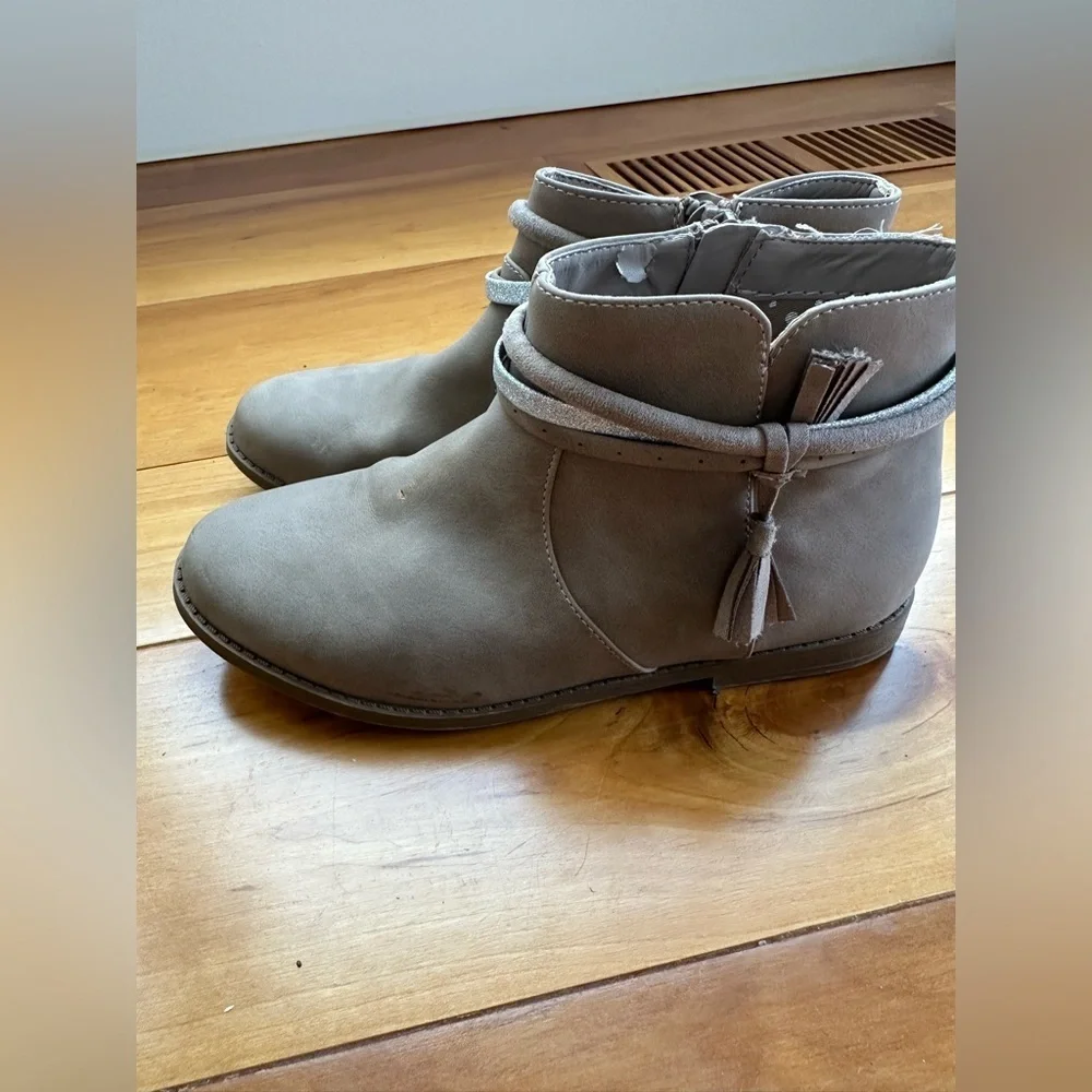 Tucker Tate Gray Kids Boots